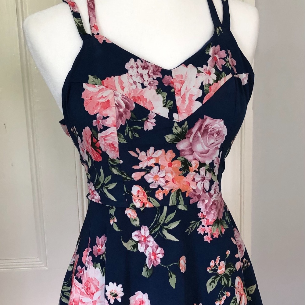 Windsor Floral Dress - Size Small